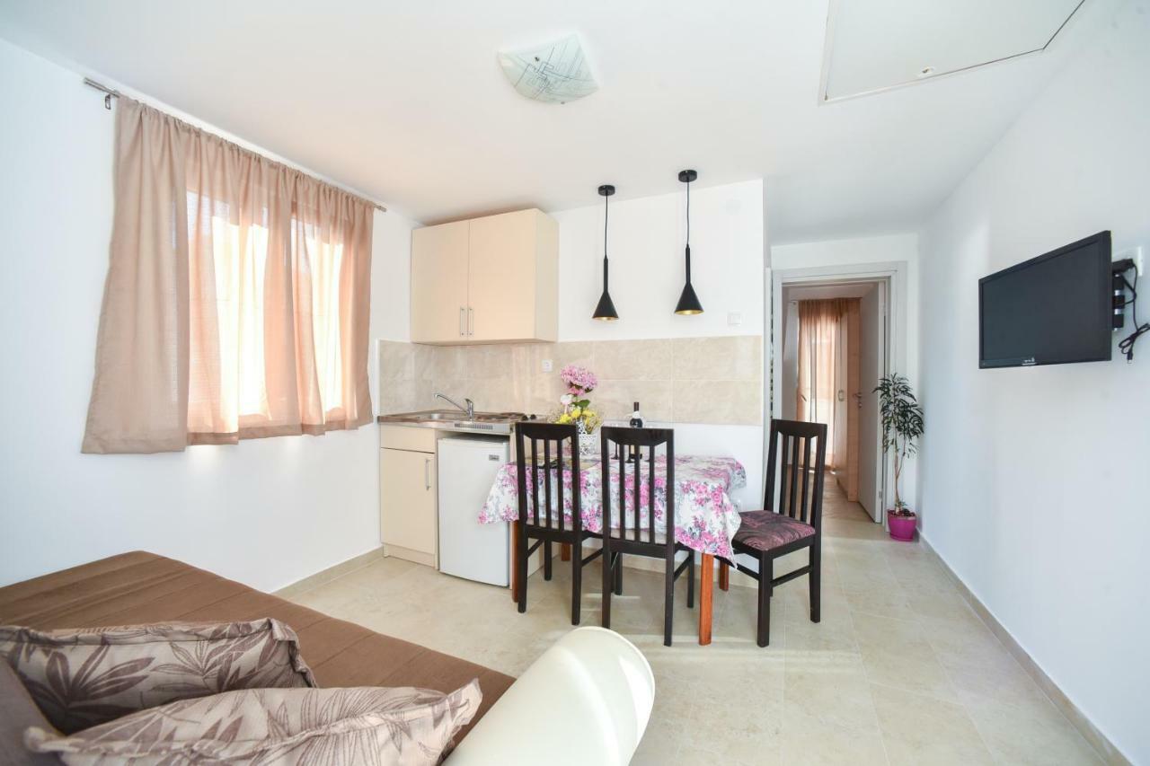 Apartmani Bonik บุดวา ภายนอก รูปภาพ