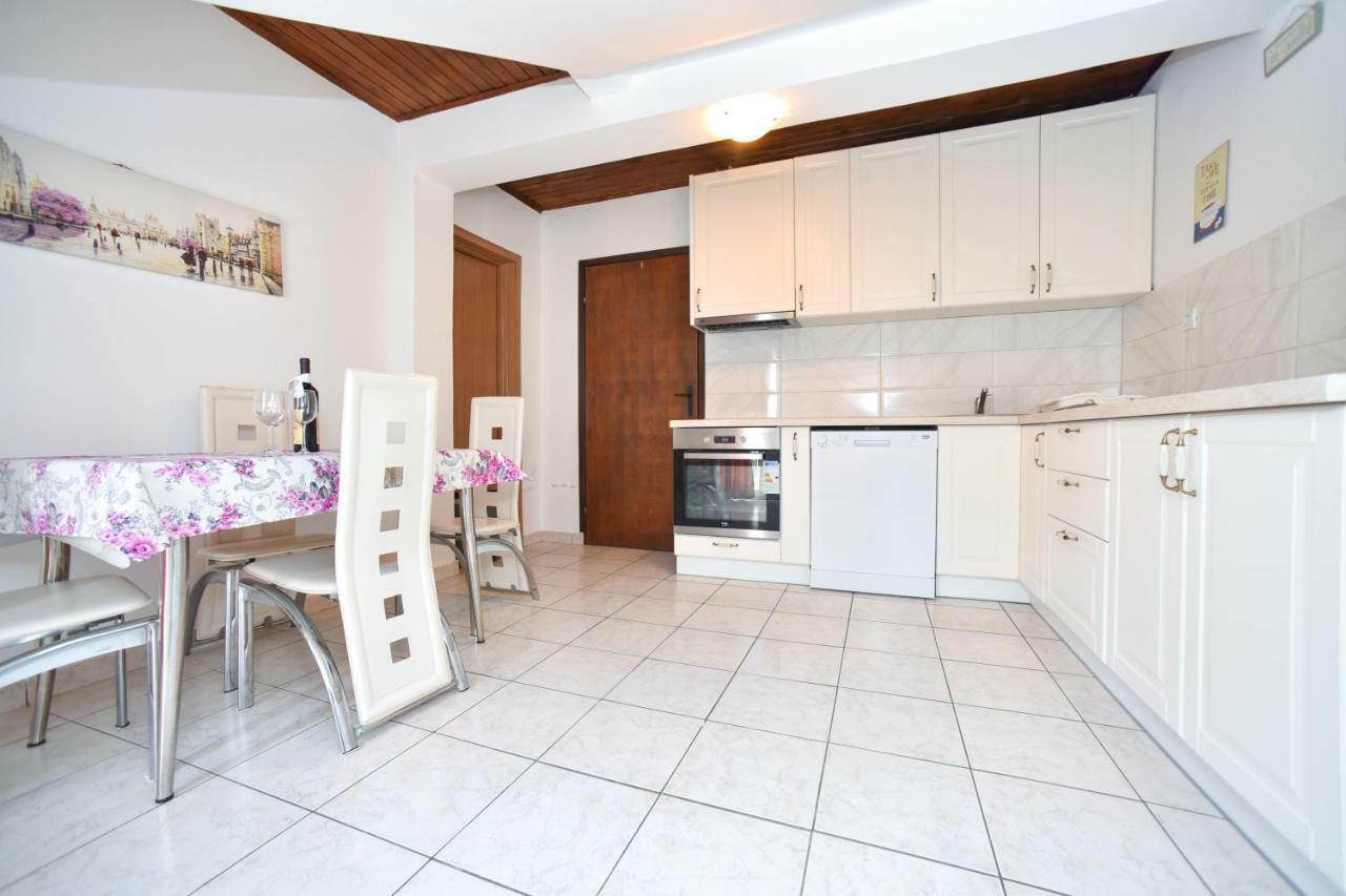 Apartmani Bonik บุดวา ภายนอก รูปภาพ